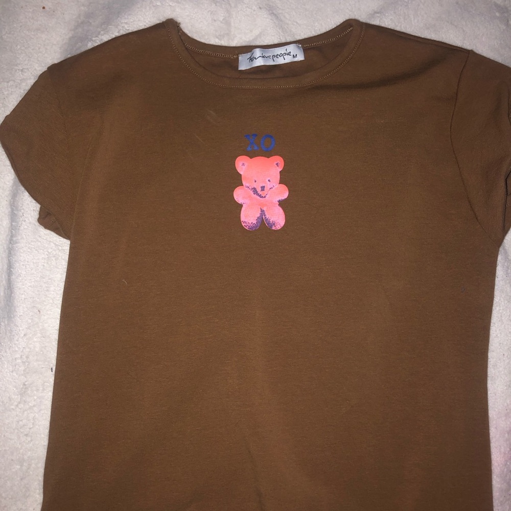 brown short baby tee with pink teddy bear XO design